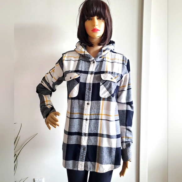 RIP ZONE Plaid Top - Picture 3 of 12